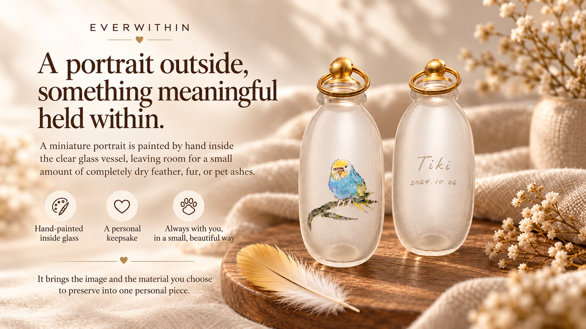 Finished bird portrait glass keepsake beside its personalized reverse with the name Tiki.